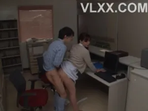 Không có bao cao su! ! Cô gái 18 tuổi để lộ mặt trong phòng tắm