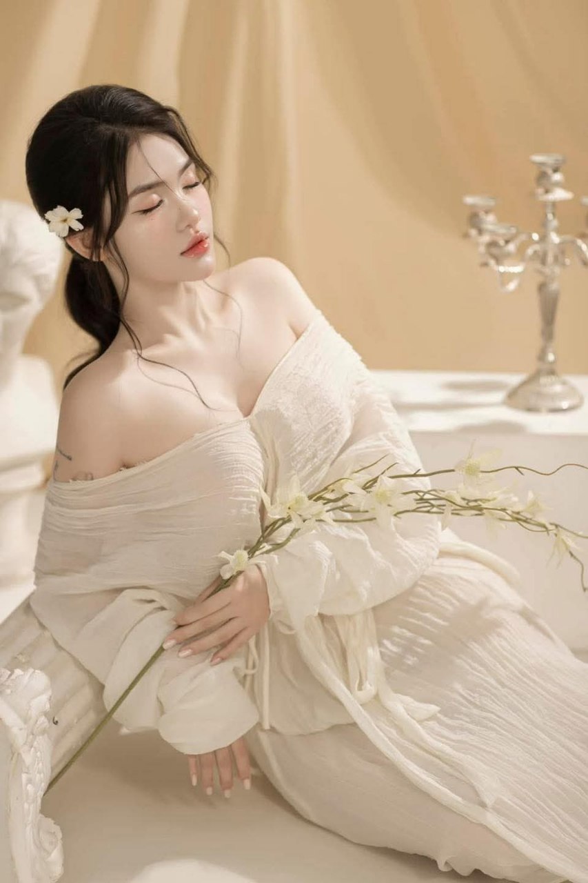 Người vợ phải đi làm gái bán dâm để trả khoảng nợ của chồng